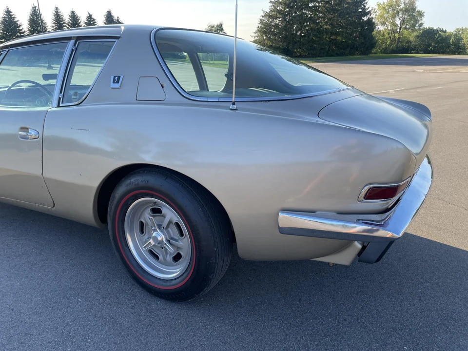 1964 Studebaker Avanti - Image 18 of 31