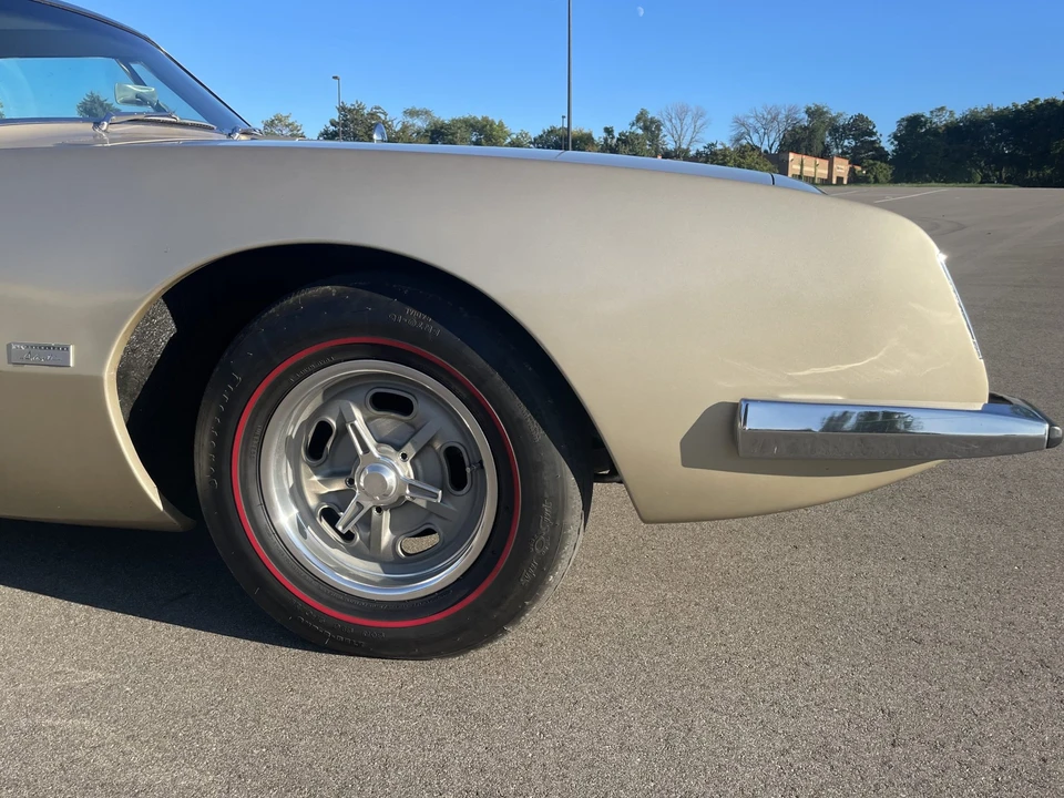 1964 Studebaker Avanti - Image 15 of 31