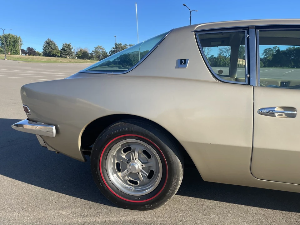 1964 Studebaker Avanti - Image 17 of 31