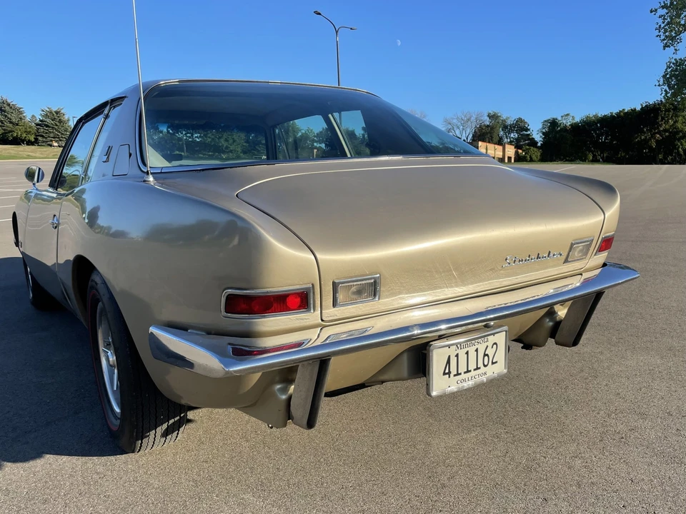 1964 Studebaker Avanti - Image 10 of 31