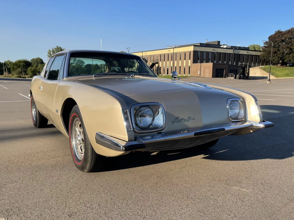 1964 Studebaker Avanti - Image 4 of 31