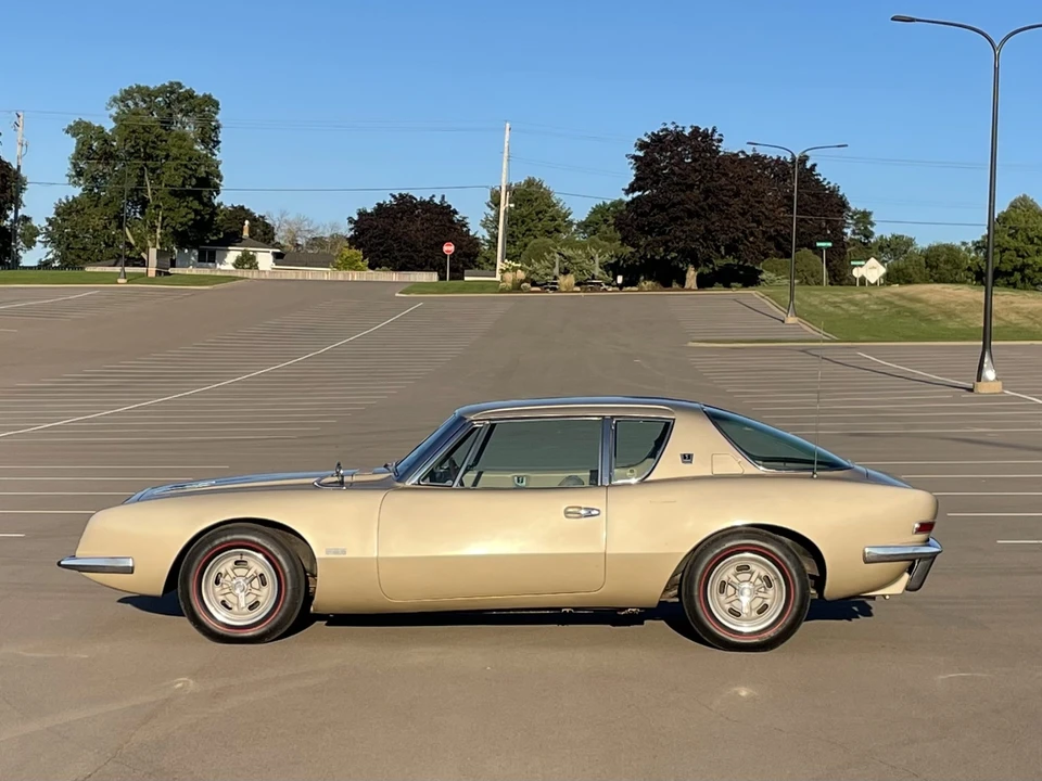 1964 Studebaker Avanti - Image 14 of 31