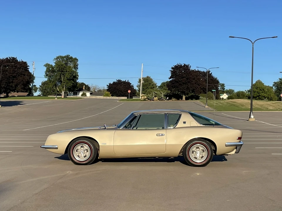 1964 Studebaker Avanti - Image 13 of 31