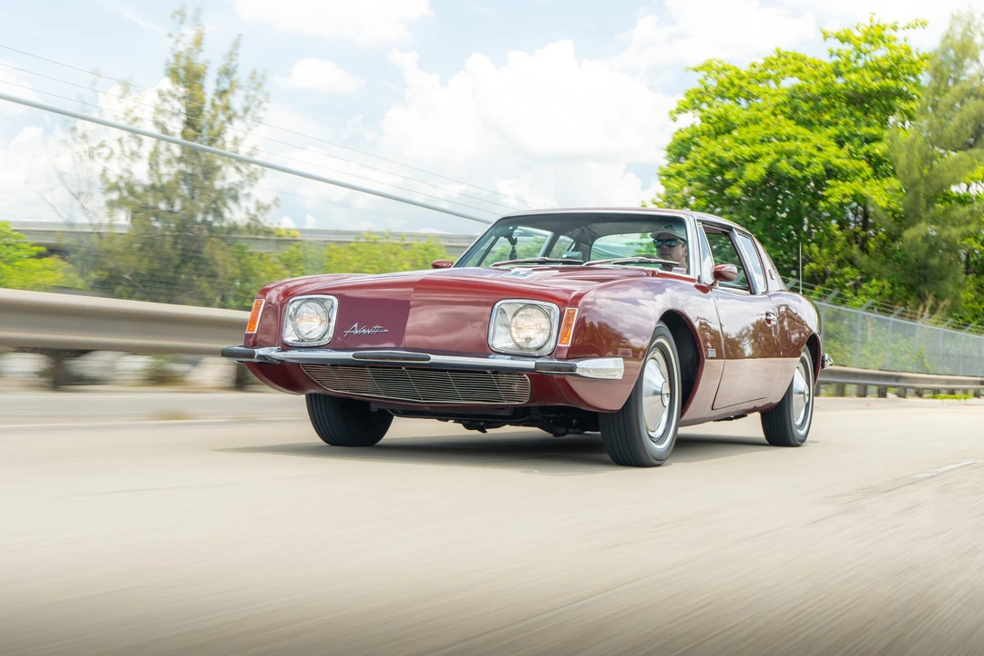 1964 Studebaker Avanti - Image 3 of 31