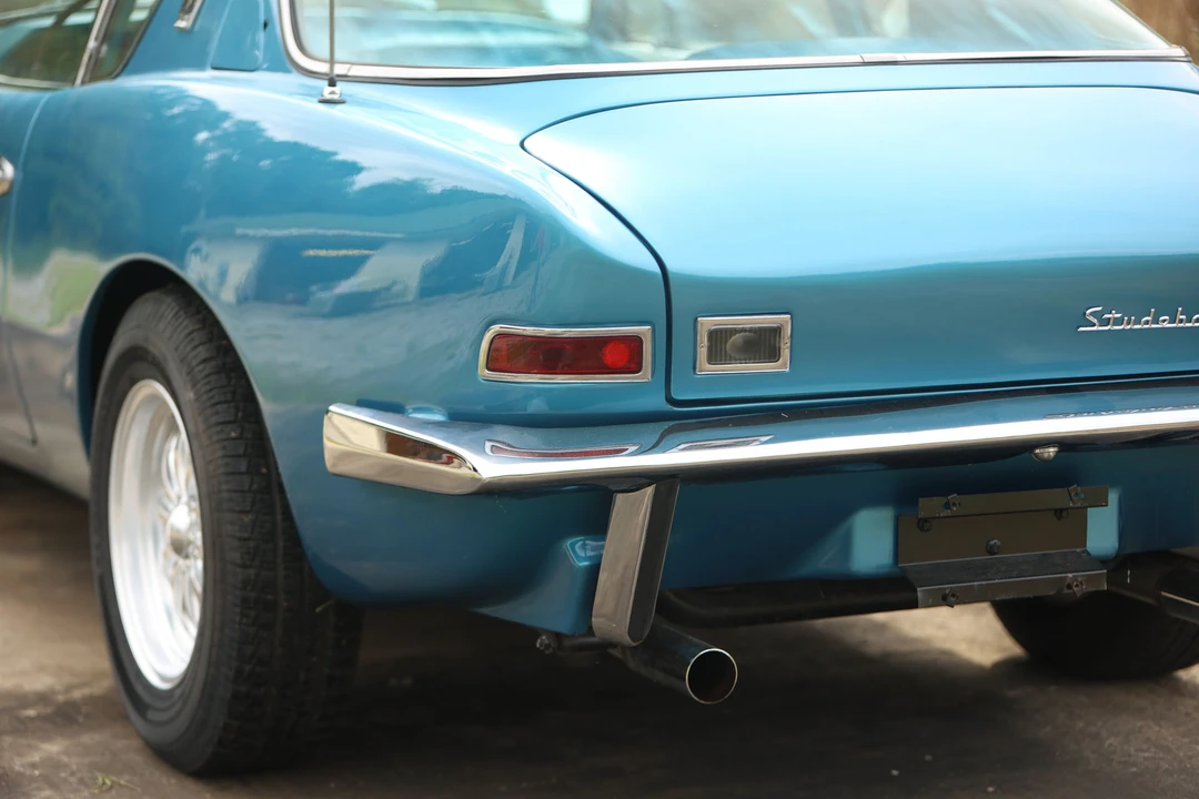 1964 Studebaker Avanti - Image 8 of 31