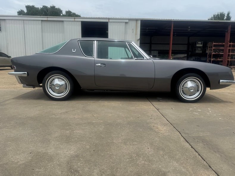 1964 Studebaker Avanti - Image 6 of 31