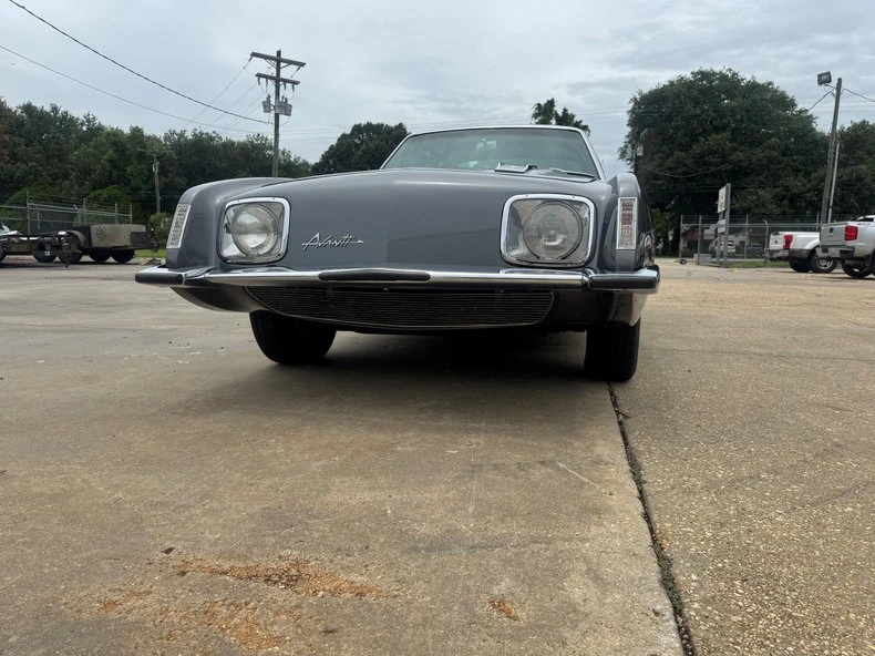 1964 Studebaker Avanti - Image 10 of 31