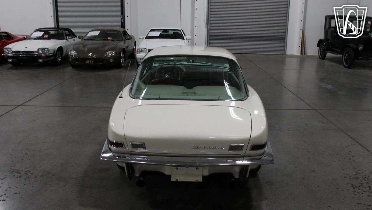 1964 Studebaker Avanti - Image 8 of 12