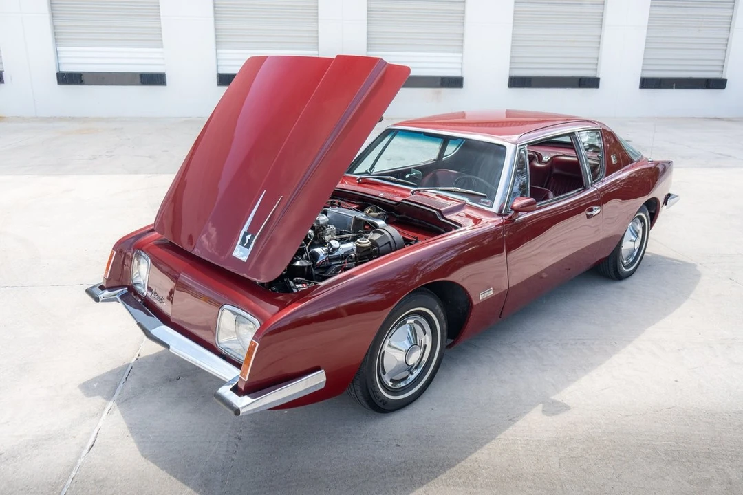 1964 Studebaker Avanti - Image 12 of 21