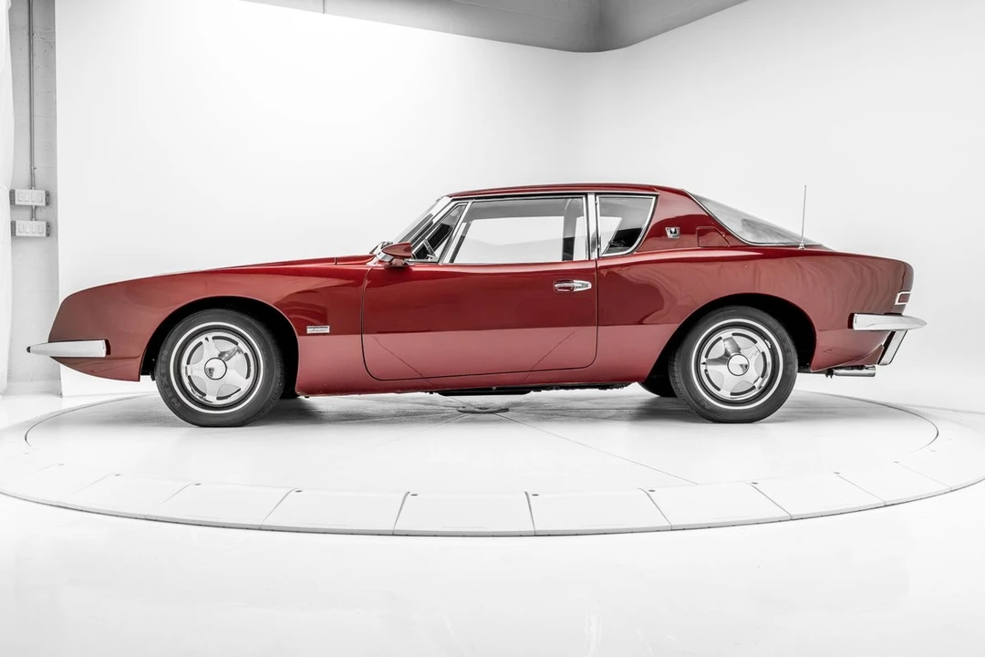 1964 Studebaker Avanti - Image 5 of 21