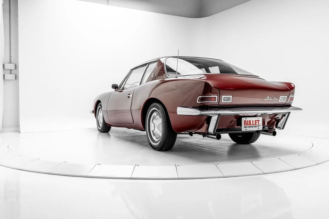 1964 Studebaker Avanti - Image 7 of 21
