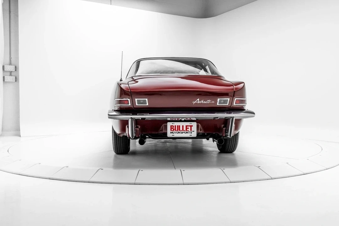 1964 Studebaker Avanti - Image 8 of 21