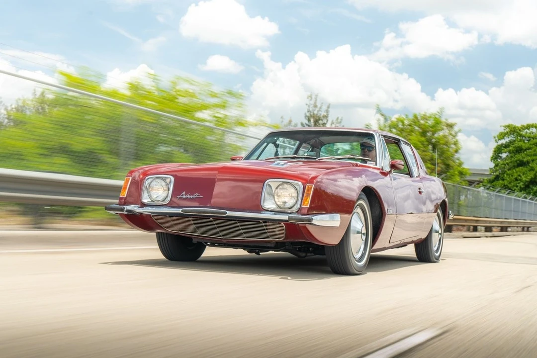 1964 Studebaker Avanti - Image 9 of 21