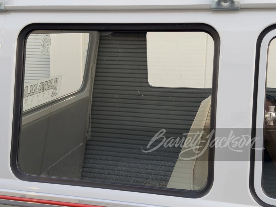 1964 Volkswagen Split-Window Bus - Image 15 of 31