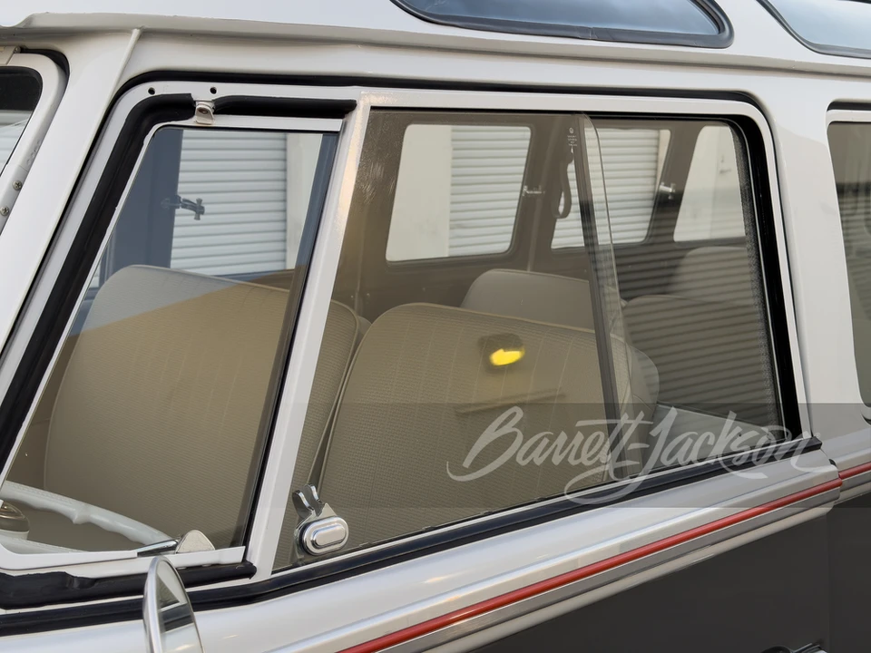 1964 Volkswagen Split-Window Bus - Image 10 of 31
