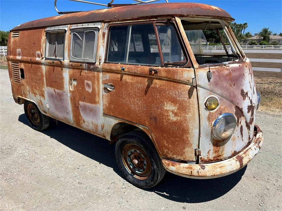 1964 Volkswagen Split-Window Bus - Image 2 of 31