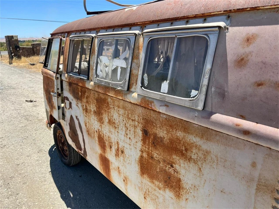 1964 Volkswagen Split-Window Bus - Image 12 of 31