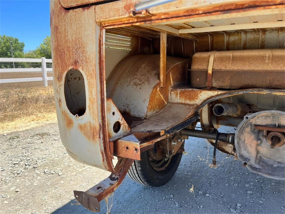 1964 Volkswagen Split-Window Bus - Image 15 of 31