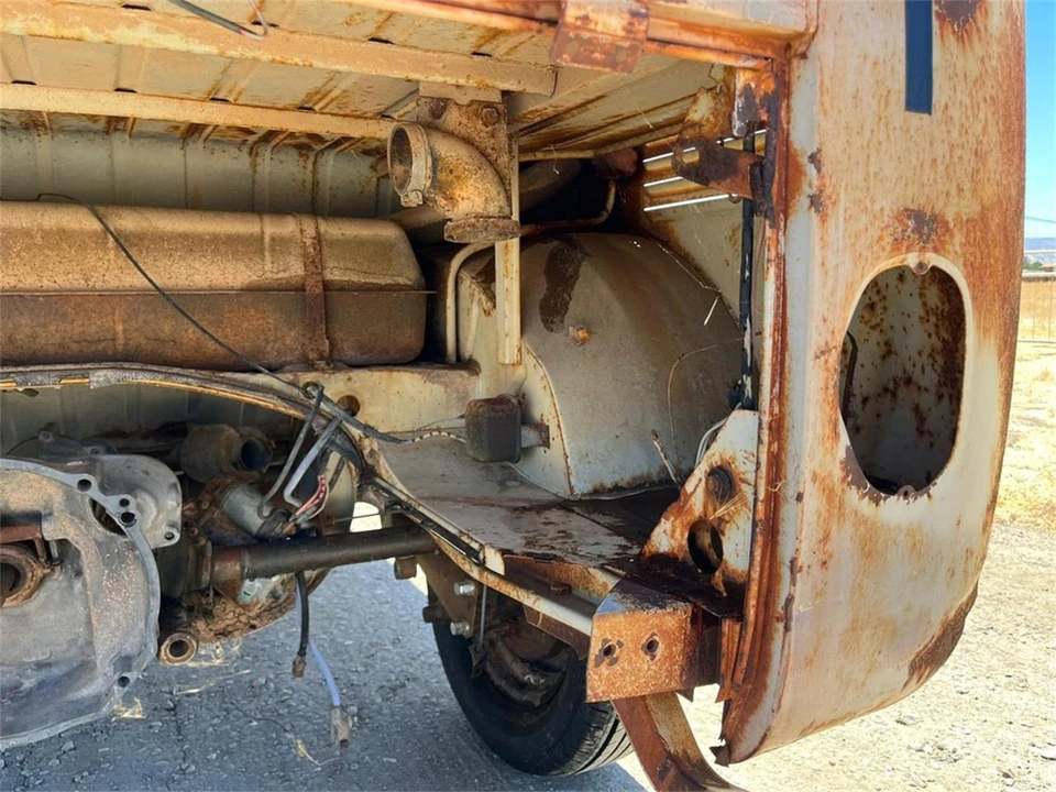 1964 Volkswagen Split-Window Bus - Image 17 of 31