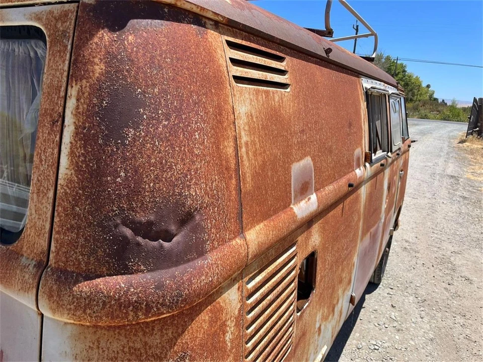 1964 Volkswagen Split-Window Bus - Image 22 of 31