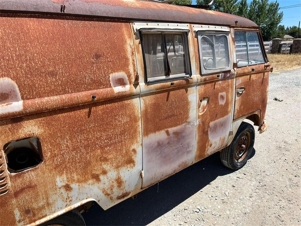 1964 Volkswagen Split-Window Bus - Image 24 of 31