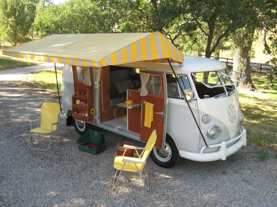 1964 Volkswagen Split-Window Bus - Image 2 of 9