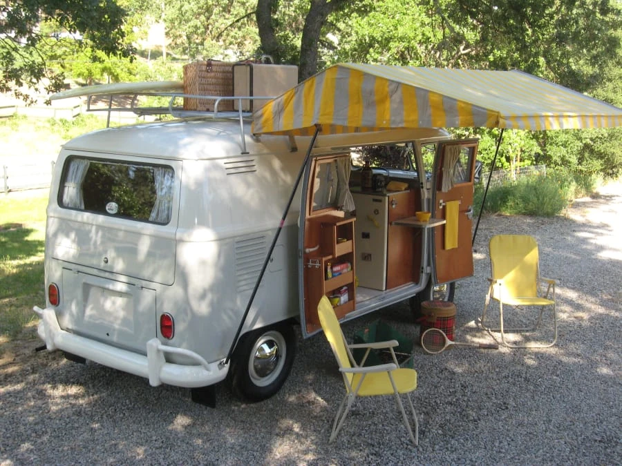 1964 Volkswagen Split-Window Bus - Image 4 of 9