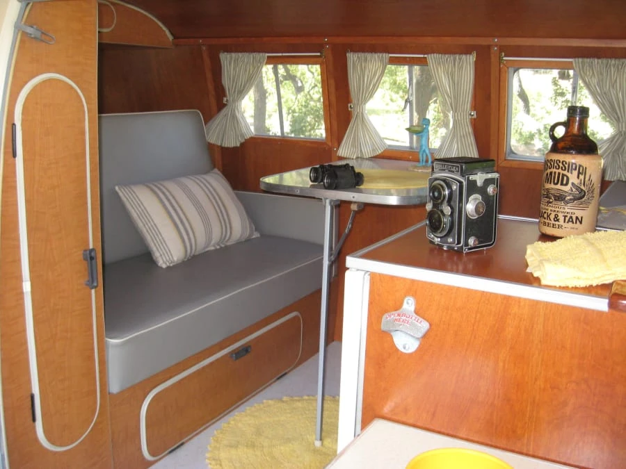 1964 Volkswagen Split-Window Bus - Image 6 of 9