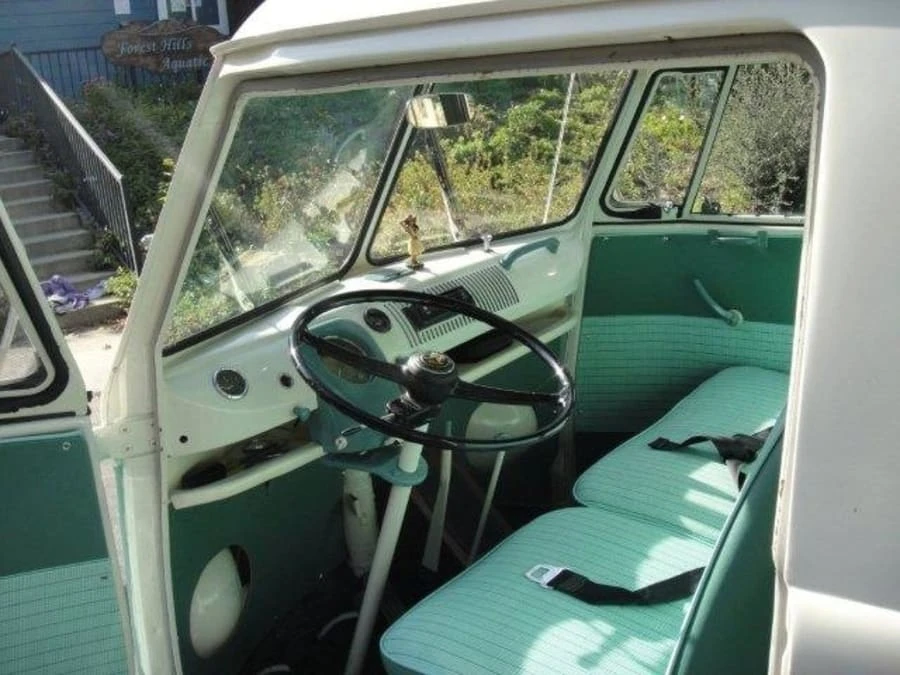 1964 Volkswagen Split-Window Bus - Image 4 of 10