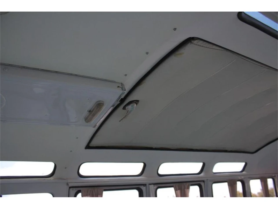 1964 Volkswagen Split-Window Bus - Image 9 of 13