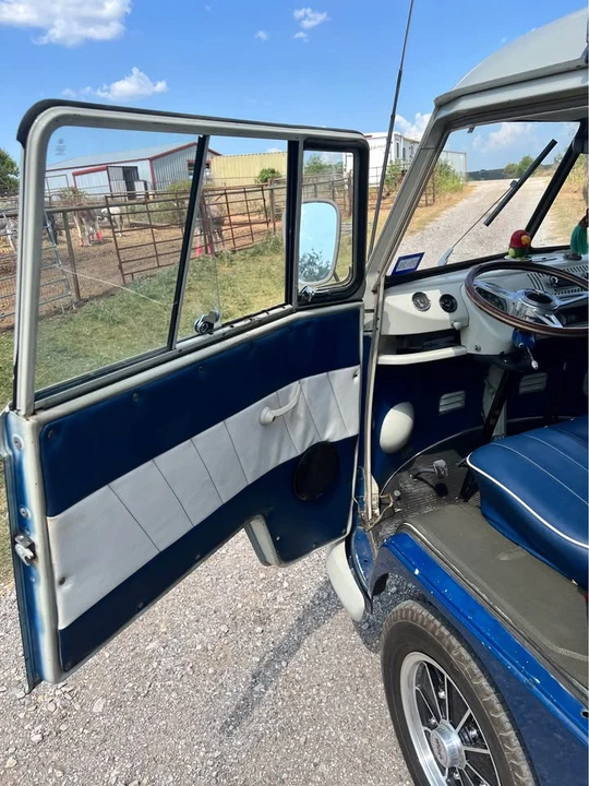 1964 Volkswagen Split-Window Camper - Image 3 of 12