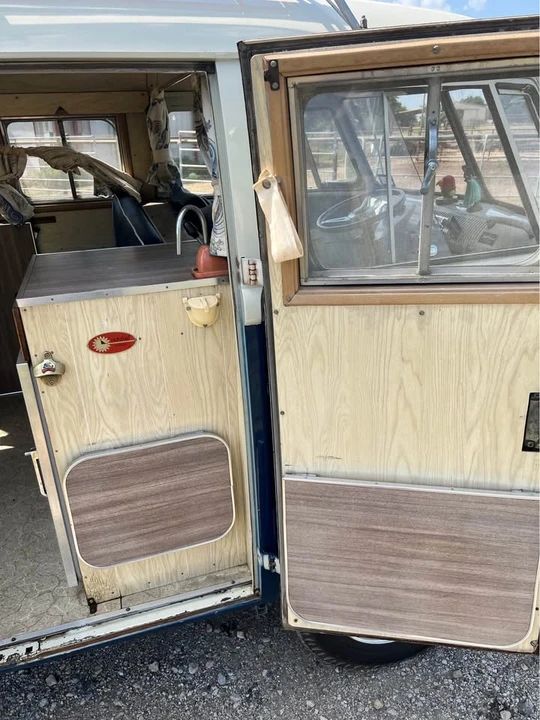 1964 Volkswagen Split-Window Camper - Image 6 of 12