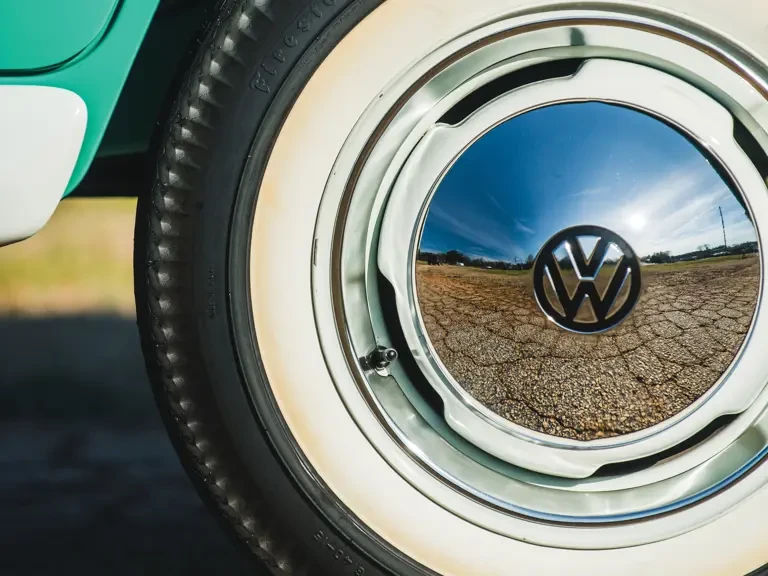 1964 Volkswagen Split-Window Bus - Image 11 of 27
