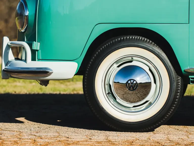 1964 Volkswagen Split-Window Bus - Image 12 of 27