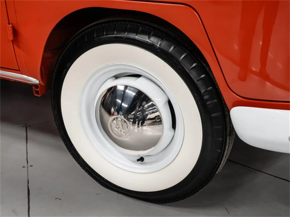 1964 Volkswagen Split-Window Bus - Image 19 of 31
