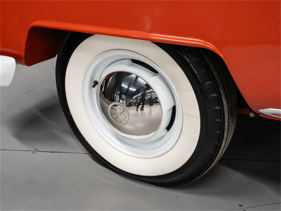 1964 Volkswagen Split-Window Bus - Image 16 of 31