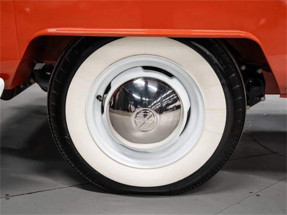 1964 Volkswagen Split-Window Bus - Image 15 of 31