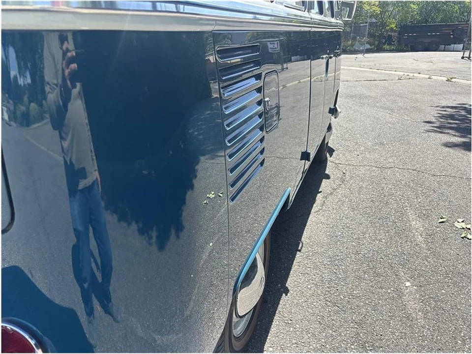 1964 Volkswagen Split-Window Bus - Image 19 of 31