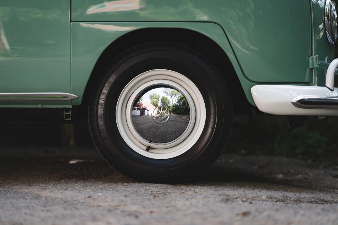1964 Volkswagen Split-Window Bus - Image 10 of 30