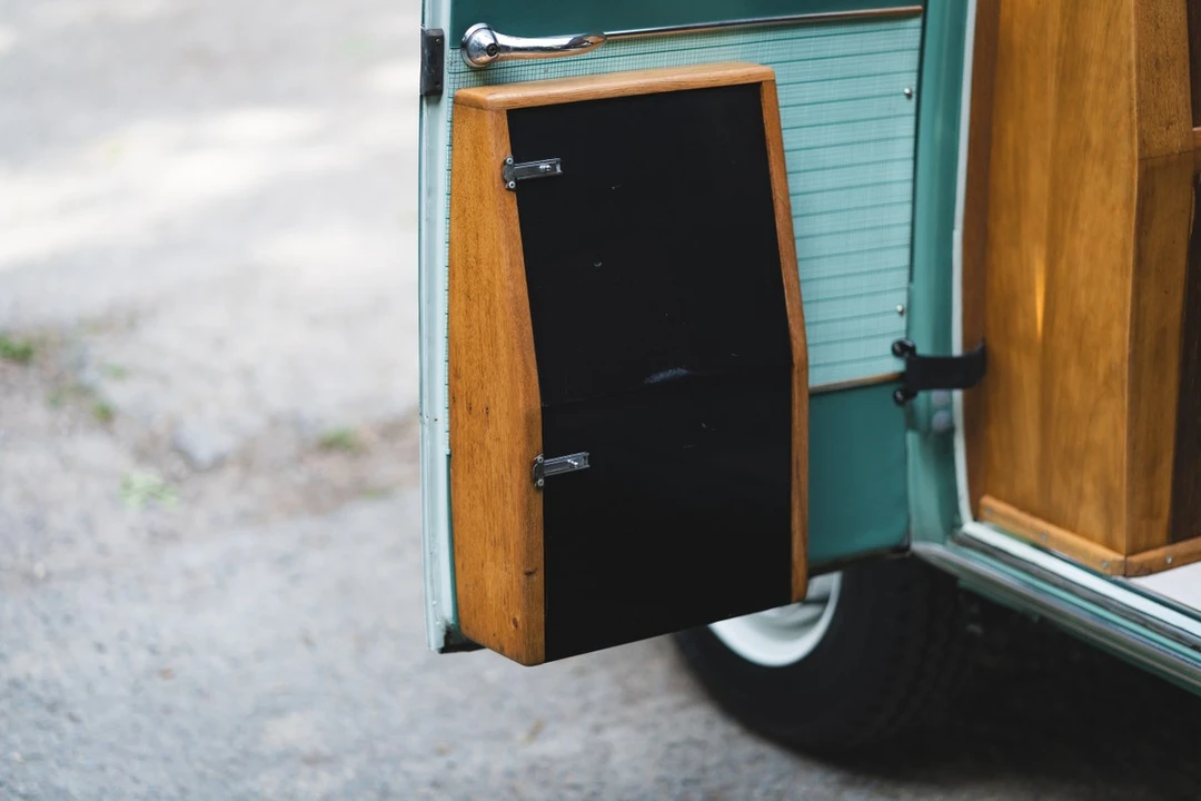1964 Volkswagen Split-Window Bus - Image 20 of 30