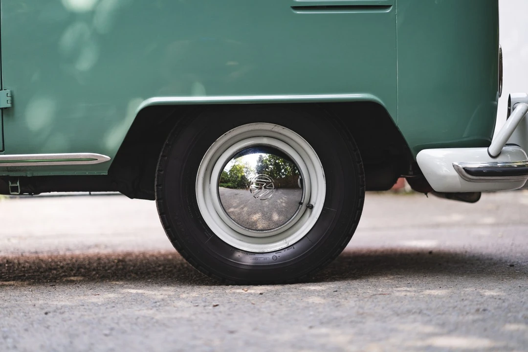 1964 Volkswagen Split-Window Bus - Image 13 of 30