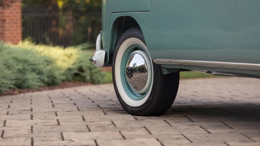 1964 Volkswagen Split-Window Bus - Image 10 of 20