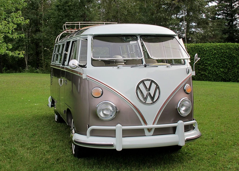 1964 Volkswagen Split-Window Bus - Image 10 of 31