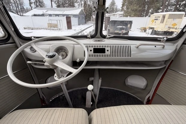 1964 Volkswagen Split-Window Bus - Image 5 of 7