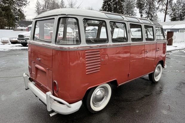1964 Volkswagen Split-Window Bus - Image 2 of 7
