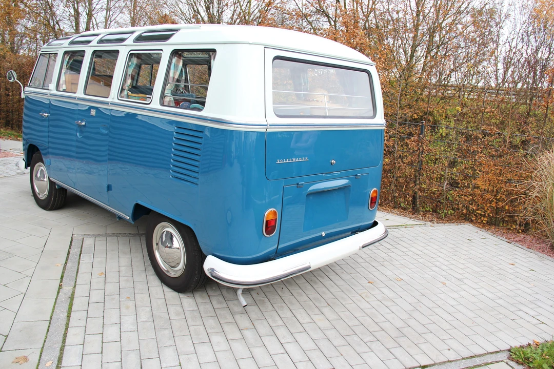 1964 Volkswagen Split-Window Bus - Image 10 of 23