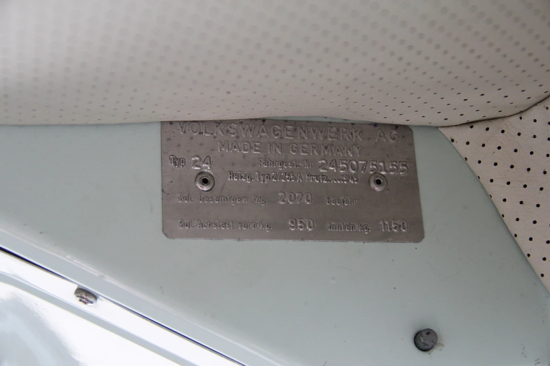 1964 Volkswagen Split-Window Bus - Image 7 of 23