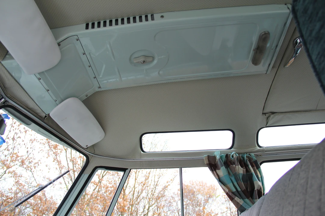 1964 Volkswagen Split-Window Bus - Image 8 of 23