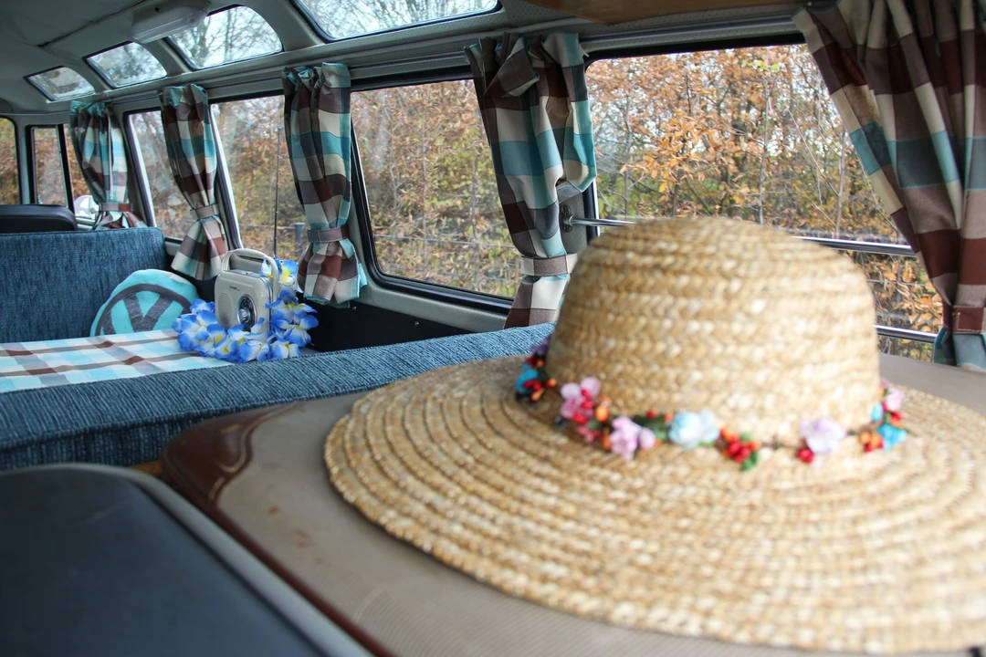 1964 Volkswagen Split-Window Bus - Image 19 of 23