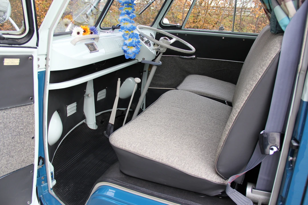 1964 Volkswagen Split-Window Bus - Image 9 of 23